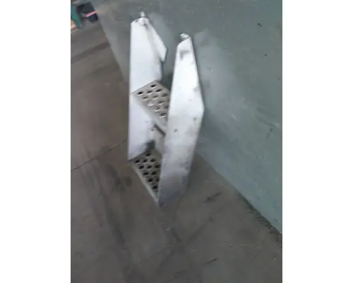 PETERBILT 579 FRAME STEP