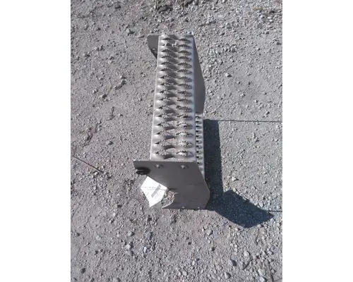 PETERBILT 579 FRAME STEP