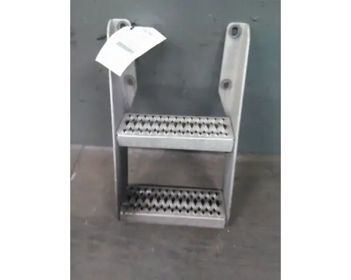 PETERBILT 579 FRAME STEP