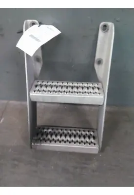 PETERBILT 579 FRAME STEP