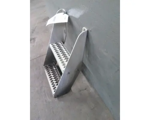 PETERBILT 579 FRAME STEP