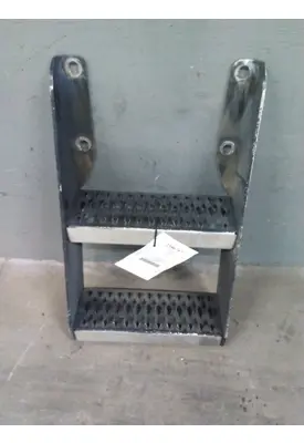 PETERBILT 579 FRAME STEP