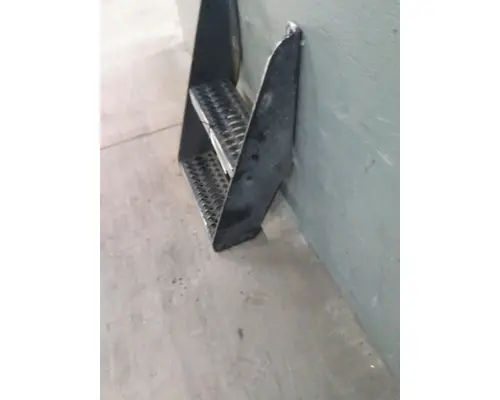 PETERBILT 579 FRAME STEP