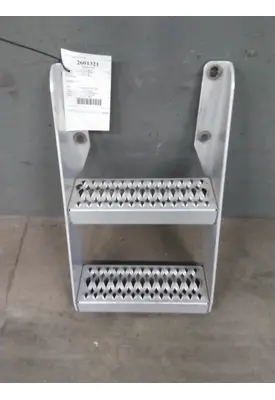 PETERBILT 579 FRAME STEP