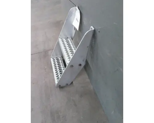 PETERBILT 579 FRAME STEP