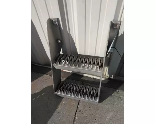 PETERBILT 579 FRAME STEP