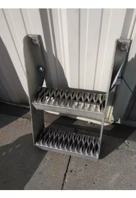 PETERBILT 579 FRAME STEP