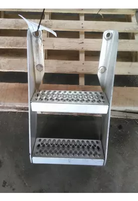 PETERBILT 579 FRAME STEP