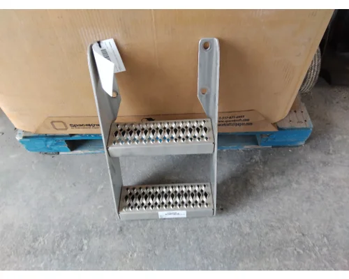 PETERBILT 579 FRAME STEP