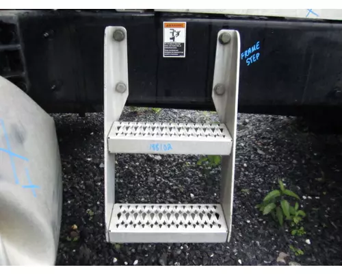 PETERBILT 579 FRAME STEP