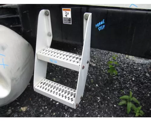 PETERBILT 579 FRAME STEP