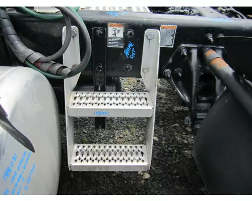PETERBILT 579 FRAME STEP