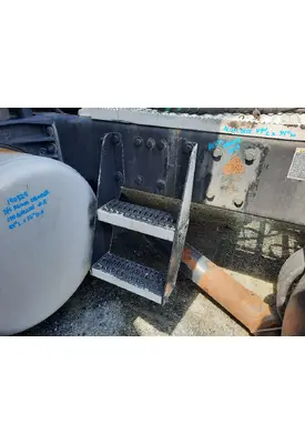 PETERBILT 579 FRAME STEP