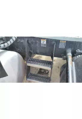 PETERBILT 579 FRAME STEP