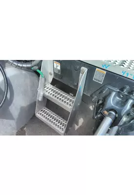 PETERBILT 579 FRAME STEP