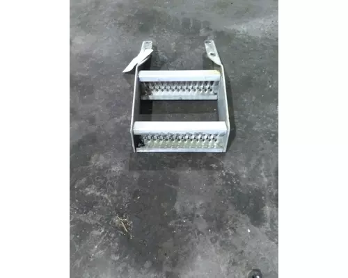 PETERBILT 579 FRAME STEP