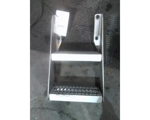 PETERBILT 579 FRAME STEP
