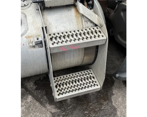 PETERBILT 579 FRAME STEP