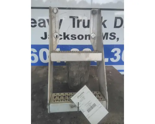 PETERBILT 579 FRAME STEP
