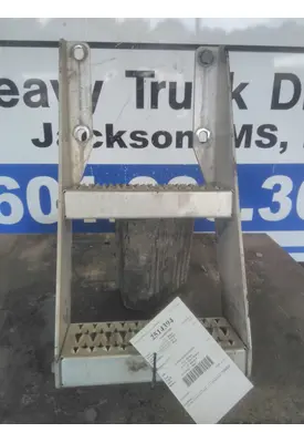 PETERBILT 579 FRAME STEP