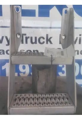 PETERBILT 579 FRAME STEP