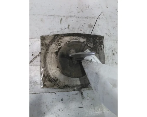 PETERBILT 579 FUEL FILLER NECKANTI-SIPHON