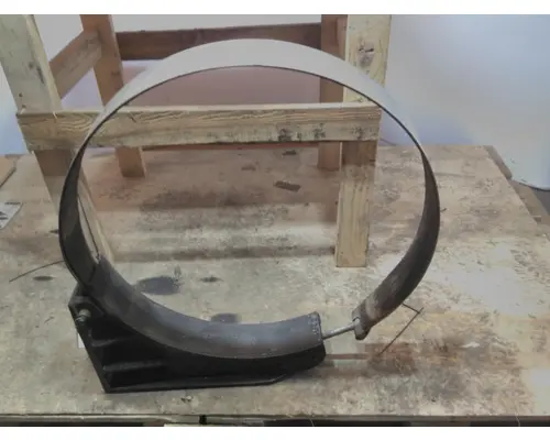 PETERBILT 579 FUEL TANK STRAP