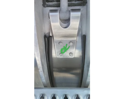 PETERBILT 579 FUEL TANK STRAP
