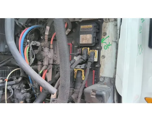 PETERBILT 579 FUSE BOX