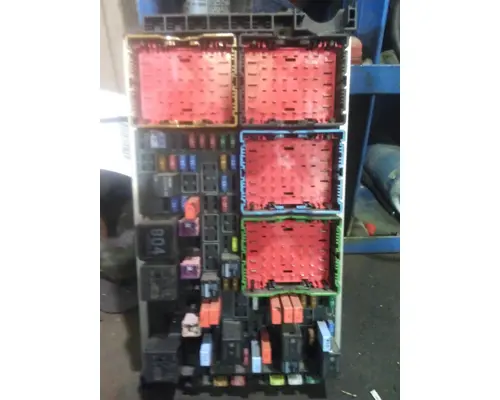 PETERBILT 579 FUSE BOX