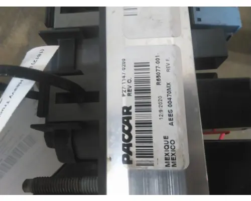 PETERBILT 579 FUSE BOX