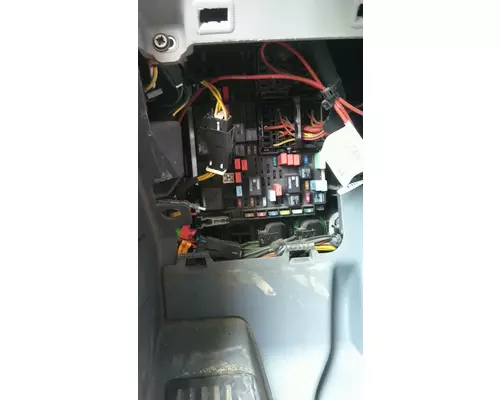 PETERBILT 579 FUSE BOX