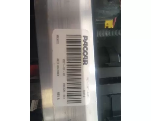 PETERBILT 579 FUSE BOX