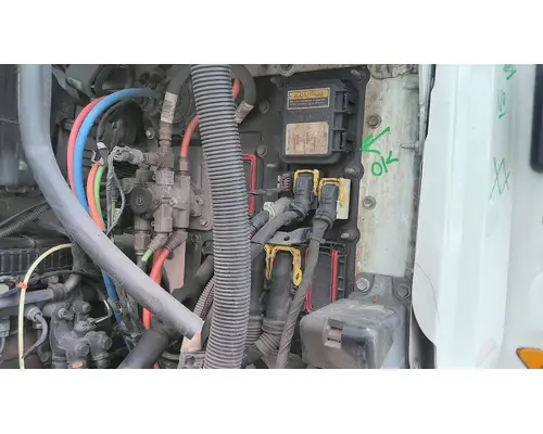 PETERBILT 579 FUSE BOX