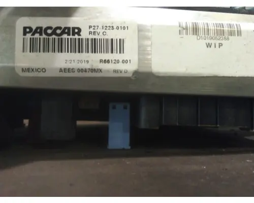 PETERBILT 579 FUSE BOX