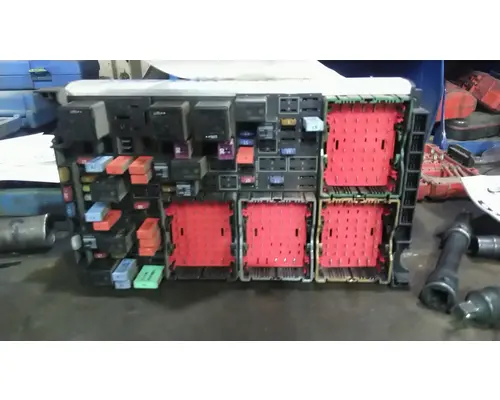 PETERBILT 579 FUSE BOX