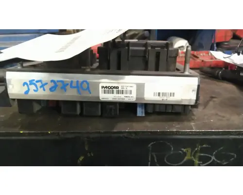 PETERBILT 579 FUSE BOX