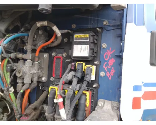 PETERBILT 579 FUSE BOX