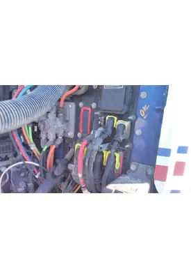 PETERBILT 579 FUSE BOX