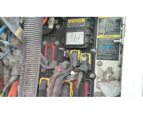 PETERBILT 579 FUSE BOX