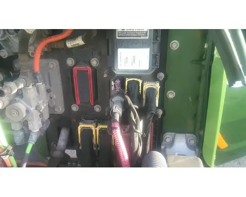 PETERBILT 579 FUSE BOX