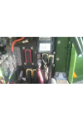 PETERBILT 579 FUSE BOX