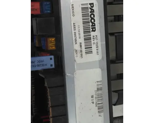 PETERBILT 579 FUSE BOX
