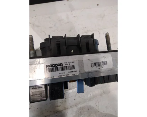PETERBILT 579 FUSE BOX