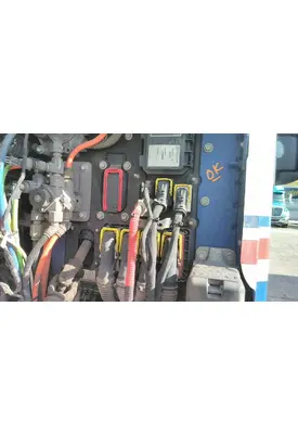 PETERBILT 579 FUSE BOX