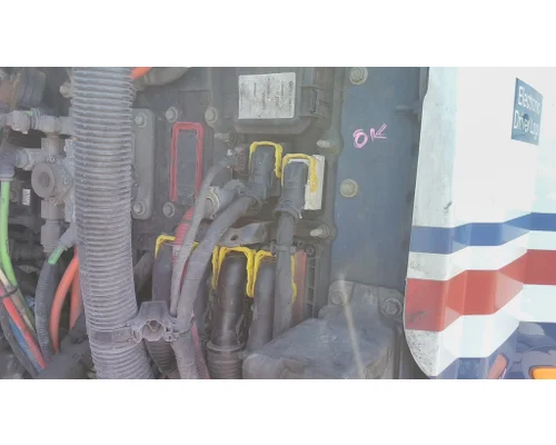 PETERBILT 579 FUSE BOX