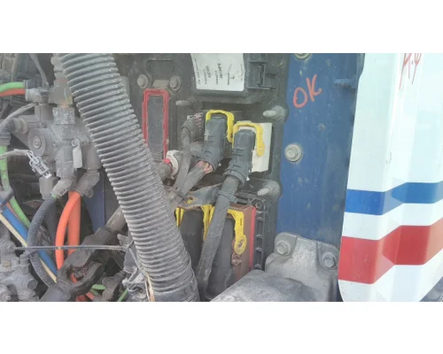 PETERBILT 579 FUSE BOX