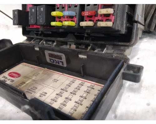 PETERBILT 579 FUSE BOX