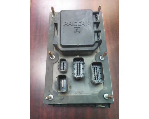 PETERBILT 579 FUSE BOX