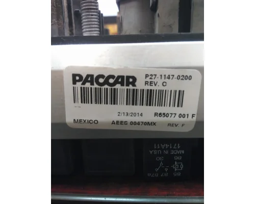 PETERBILT 579 FUSE BOX